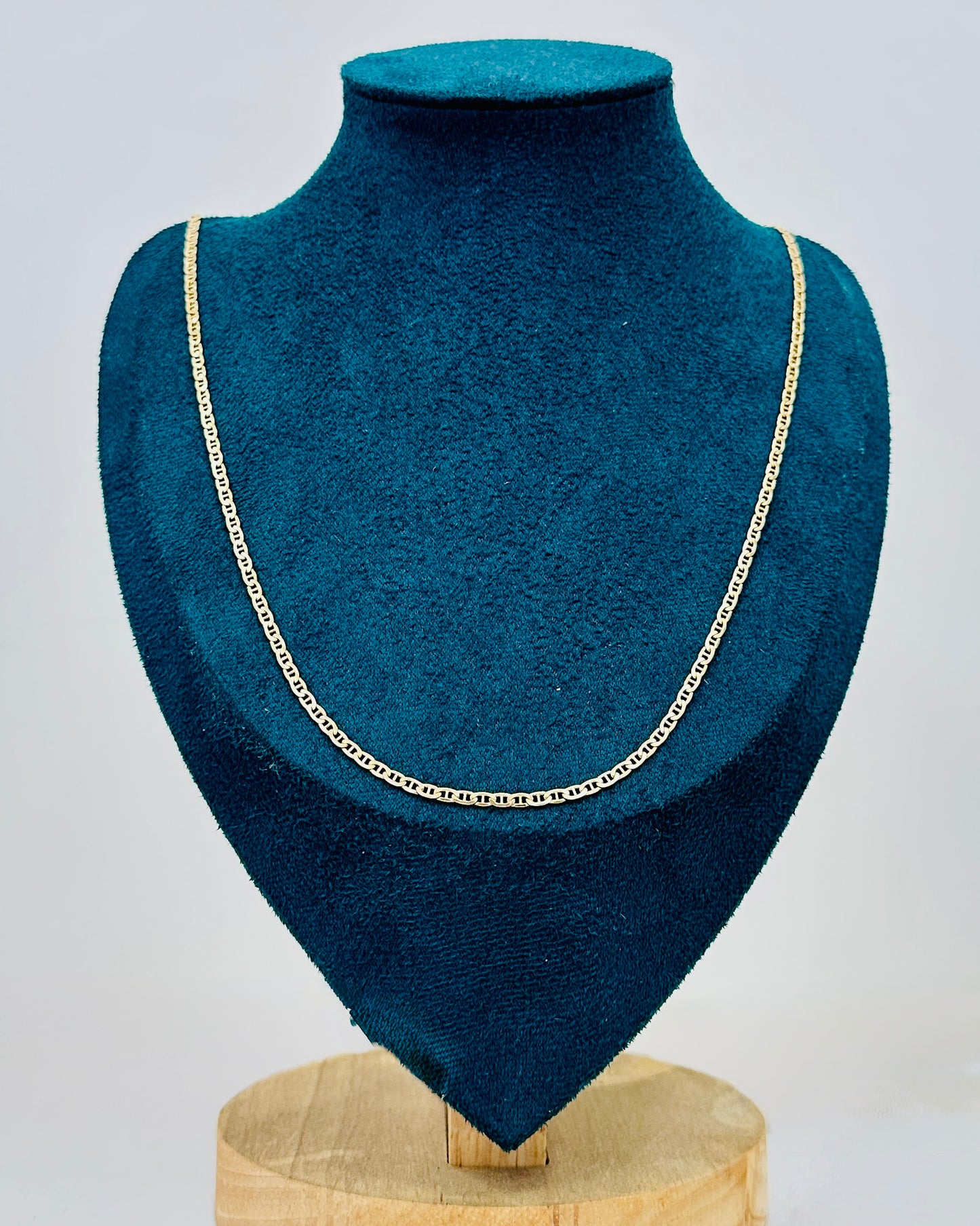 10K Real Gold Flat Anchor Link Necklace — 26" Length, 2.5 mm Width (2.95 g)